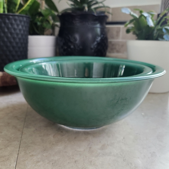 PYREX Vintage Set Of 2 Green Clear Bottom Glass Nesting Bowls Green - Picture 11 of 11